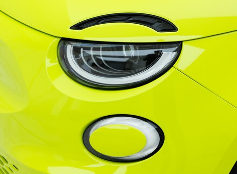 Abarth 500e Scorpionissima Cabrio 34