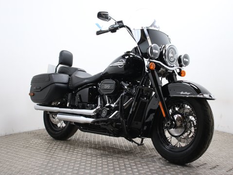 Harley-Davidson Softail Heritage SOFTAIL HERITAGE CLASSIC 114 19 FLHCS 11