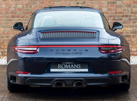 Porsche 911 Targa 4 GTS (991.2) 5