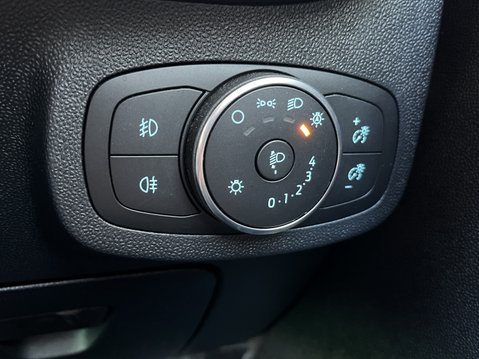 Ford Fiesta 1.0 EcoBoost Hybrid mHEV 125 Titanium X 5dr 26