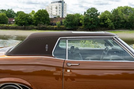 Lincoln Continental Mk III 12