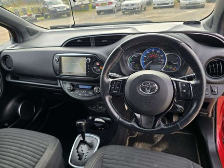 Toyota Yaris 1.5 VVT-h Design Hatchback 5dr Petrol Hybrid E-CVT Euro 6 (101 ps) 21