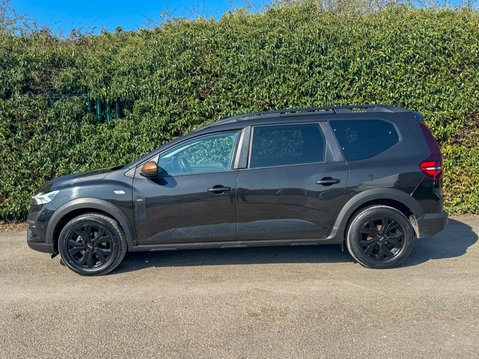 Dacia Jogger 1.6 Hybrid EXTREME MPV 5dr Petrol Hybrid Auto Euro 6 32