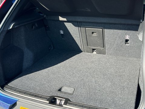 Volvo XC40 RECHARGE T5 R-DESIGN 40