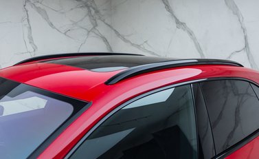 Porsche Macan GTS Electric 43