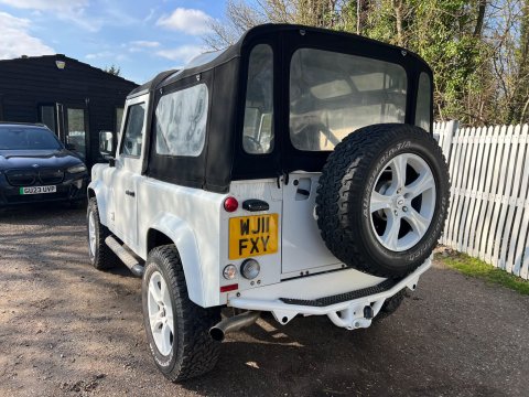 Land Rover Defender 90 TD 12