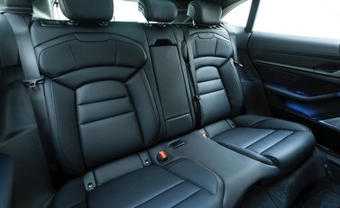 Porsche Taycan Turbo S Cross Turismo 13