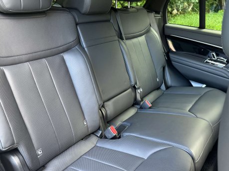 Land Rover Range Rover 3.0 Range Rover SE D MHEV Auto 4WD 5dr 24