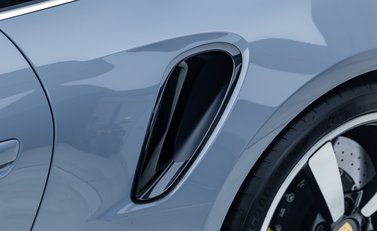 Porsche 911 Turbo S (992) 41
