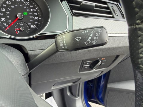 Volkswagen Passat 2.0 TDI R-Line DSG Euro 6 (s/s) 5dr 60