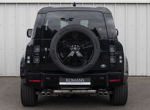 Land Rover Defender V8 5