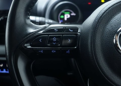 Toyota Yaris 1.5 Yaris Design HEV CVT 5dr 33