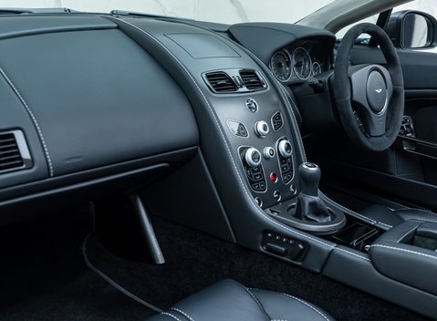 Aston Martin V12 Vantage S ROADSTER 17