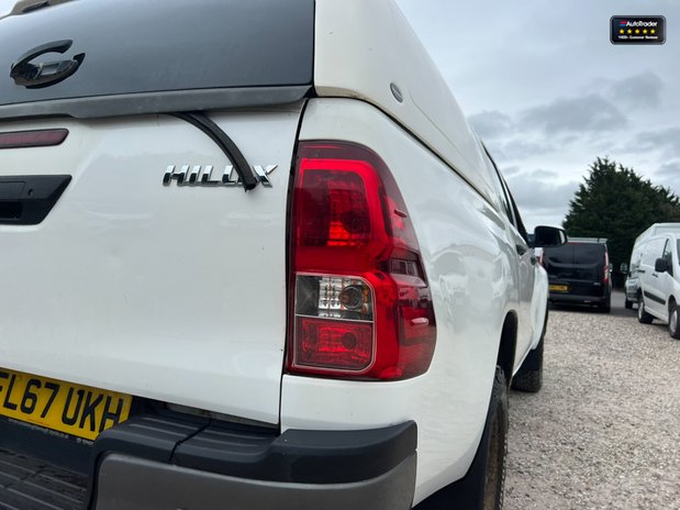 Toyota Hilux Crew Cab 4X4 Active 4WD Air Con Rear Camera EURO 6 NO VAT 15