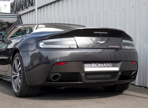 Aston Martin V12 Vantage S Roadster 28