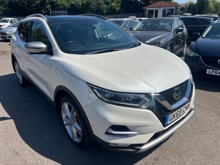 Nissan Qashqai 1.3 DIG-T N-Motion Euro 6 (s/s) 5dr
