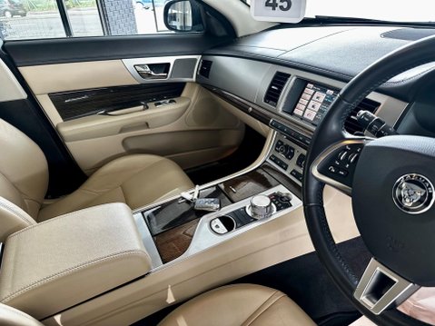 Jaguar XF 2.2d Luxury Sportbrake Auto Euro 5 (s/s) 5dr 56