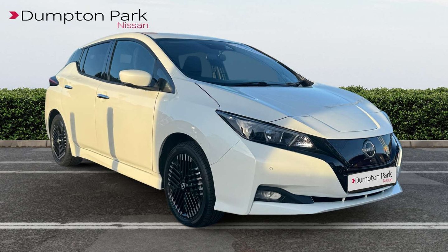 2022 NISSAN LEAF