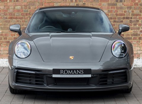 Porsche 911 Carrera 4S (992) 4