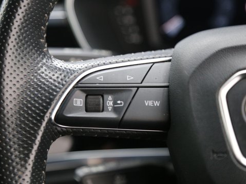 Audi Q3 1.5 TFSI CoD 35 S line S Tronic Euro 6 (s/s) 5dr 11