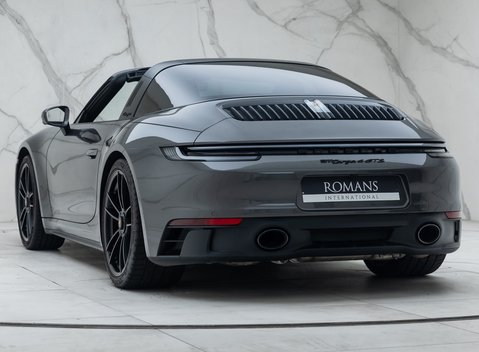 Porsche 911 Targa 4 GTS (992) 13