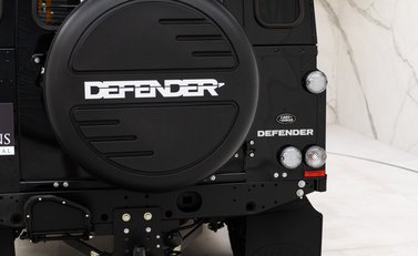 Land Rover Defender 110 XS 25