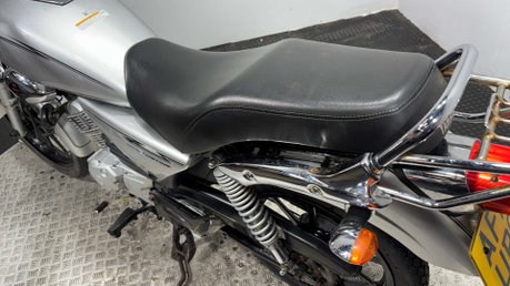 Yamaha YBR125 Custom 2012 ONLY 11K PROJECT BIKE SPARES OR REPAIR 125CC LEARNER 21