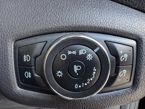 Ford Grand Tourneo Connect 1.5 TDCi Titanium Euro 6 (s/s) 5dr 27