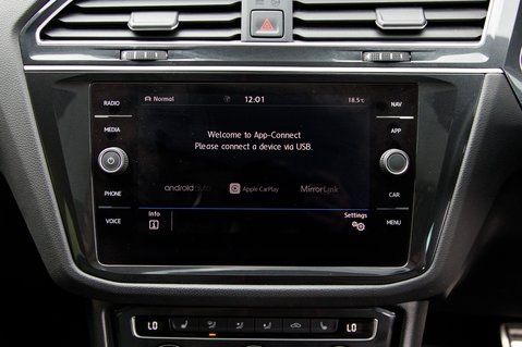 Volkswagen Tiguan R-LINE TECH TDI 4MOTION DSG 21