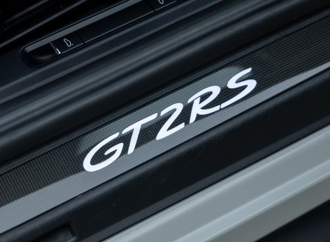 Porsche 911 GT2 RS (991) 25