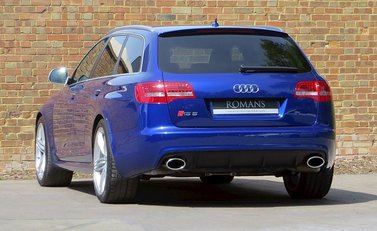 Audi RS6 Avant Plus 16