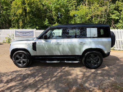 Land Rover Defender X-DYNAMIC S MHEV 15