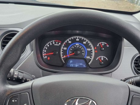 Hyundai i10 1.2 SE Hatchback 5dr Petrol Auto Euro 6 (87 ps) 33
