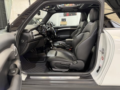 Mini Hatch COOPER S 32