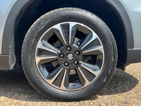 Suzuki Vitara SZ5 BOOSTERJET MHEV 8
