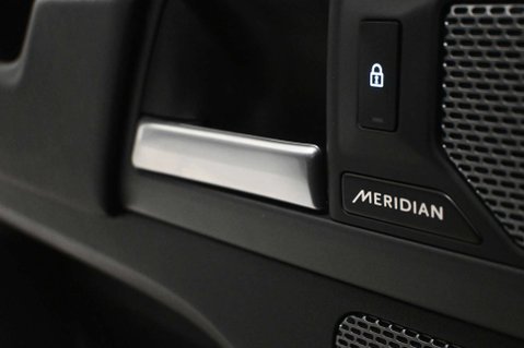 Land Rover Defender 3.0 Defender X-Dynamic HSE D MHEV A 4WD 5dr 27