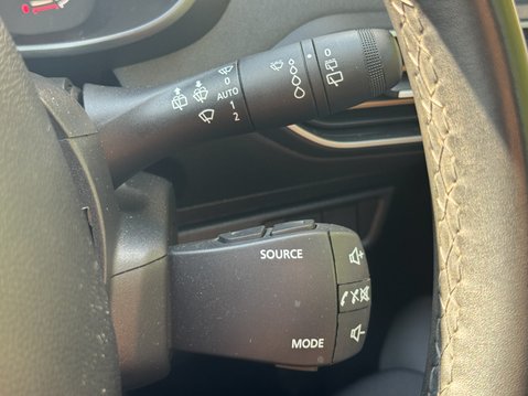 Dacia Jogger 1.6 Hybrid EXTREME MPV 5dr Petrol Hybrid Auto Euro 6 19
