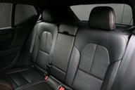 Volvo XC40 2.0 XC40 R-Design Pro B4 MHEV AWD Auto 4WD 5dr 26