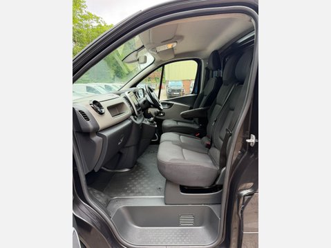 Renault Trafic 1.6 dCi ENERGY 29 Sport Nav Panel Van 5dr Diesel Manual LWB Standard Roof E 39