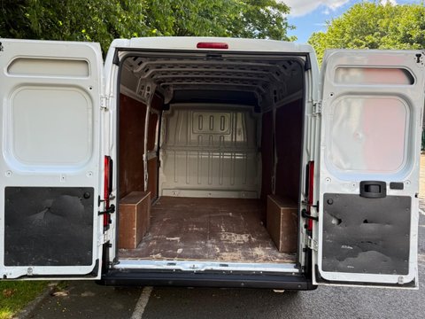 Peugeot Boxer 2.2 BlueHDi 335 Professional L3 H2 Euro 6 (s/s) 5dr 8