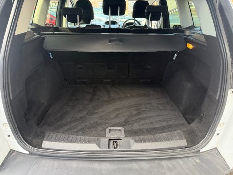 Ford Kuga ZETEC TDCI 12