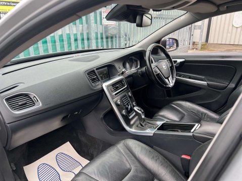 Volvo S60 2.4 S60 SE Luxury Nav D5 Auto 4dr 13