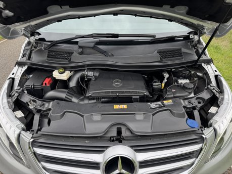 Mercedes-Benz V Class V300 D AMG Line Auto Diesel 8 Seater EX-LWB/360CAM/SAT NAV/FULL LEATHER 38