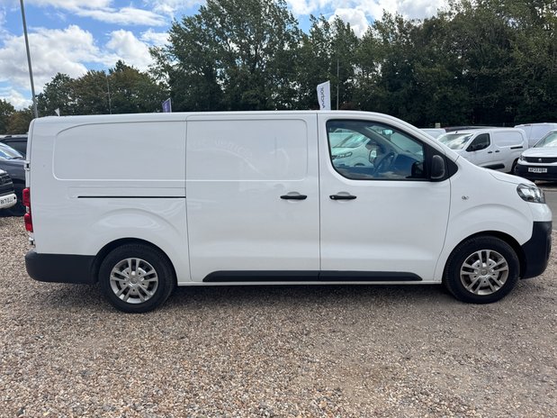 Vauxhall Vivaro AUTO 75Kwh (SOLD KH) LWB L2H1 Low Roof Air Con Sensors EURO 6 5