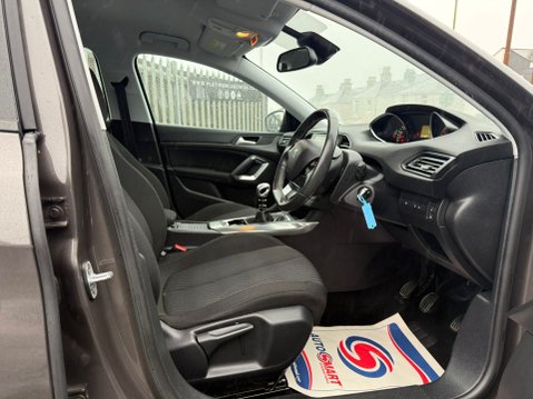 Peugeot 308 E-THP ACTIVE 7