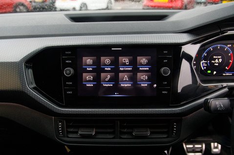 Volkswagen T-Cross R-LINE TSI DSG 22