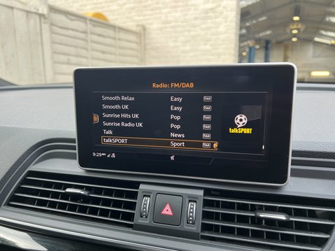 Audi Q5 2.0 TDI 40 Black Edition SUV 5dr Diesel S Tronic quattro Euro 6 (s/s) (190 27