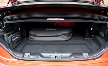 Ferrari California T HS 32