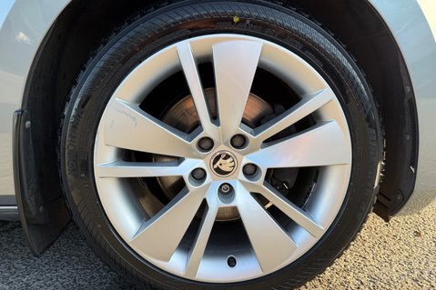 Skoda Superb SE L TSI DSG - FULL SKODA SERVICE HISTORY 61