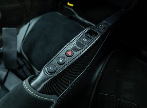 Aston Martin Valkyrie 24